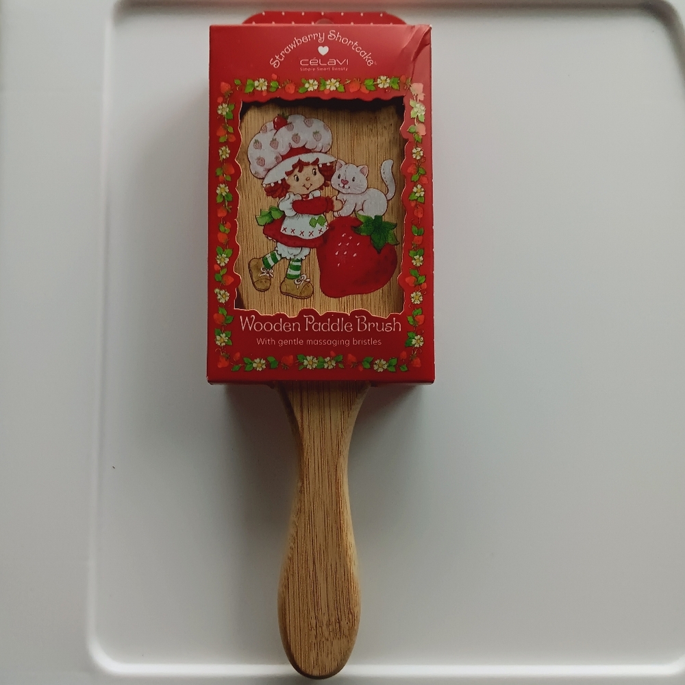 New Strawberry Shortcake Wooden Paddle Brush Massaging Bristles Celavi Bamboo - Picture 6 of 6